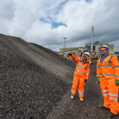 aggregate-pile-with-people-in-ppe-square.jpg